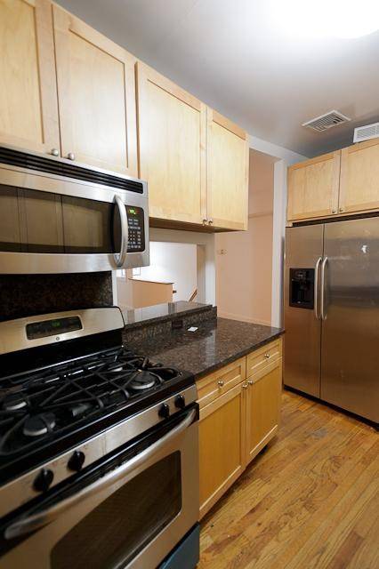 VERY  RARE 6 Bedroom/4Baths apartment with Balcony - Excelent Share - Upper East Side / East 70's
