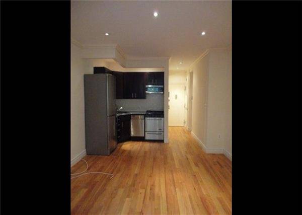 LOFT LIFE ON THE UPPER EAST SIDE *** WASHER AND DRYER IN UNIT *** ELEVATOR BLDG **