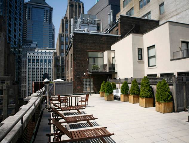 Studio Apartment available in FiDi near the South Street Seaport. 