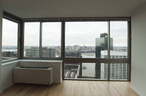 West Facing One Bedroom w/ Dramatic River & City Views * Floor To Ceiling Windows, High Floor, Super Bright  * 24 Hour Doorman, Gym, Pool, Roof Deck * Financial District