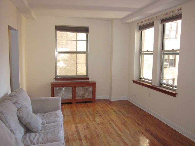 NEW YORK CITY****1/BED****BRIGHT***SPACIOUS***HUGE BEDROOM***AFFORDABLE**LOVELY BLOCK!!!