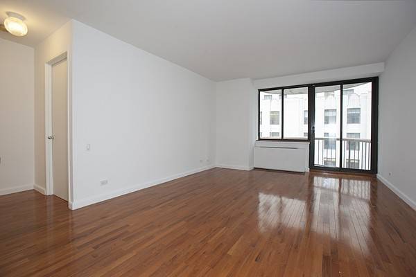 Large one Bedroom with a Balcony in Luxury Condominium! Great Investment Deal.