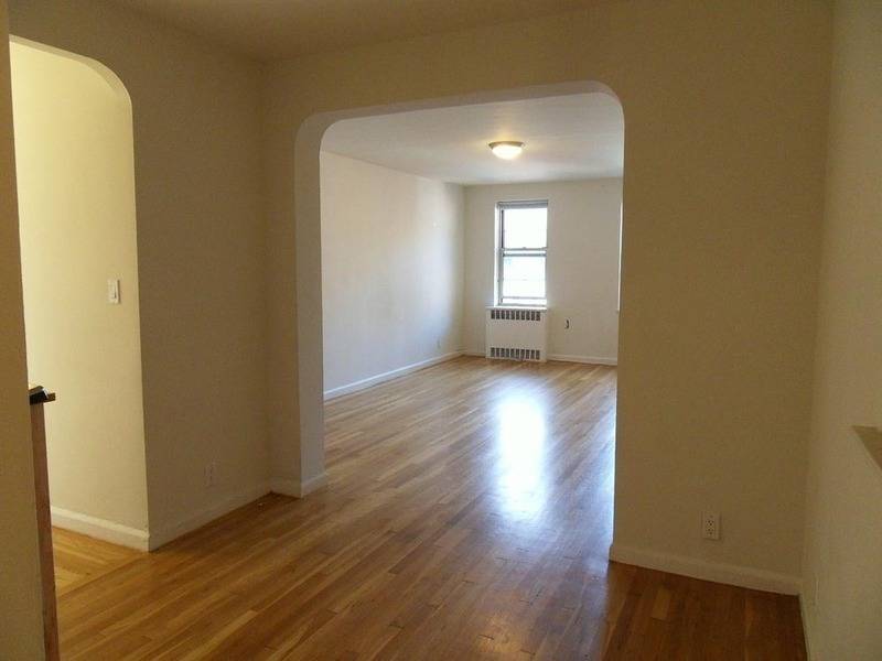 ★★★★★ LUXURY 2 Bedroom /1 Bath  CONDO STYLE RENOVATIONS . Upper East Side East 60s. Super Location