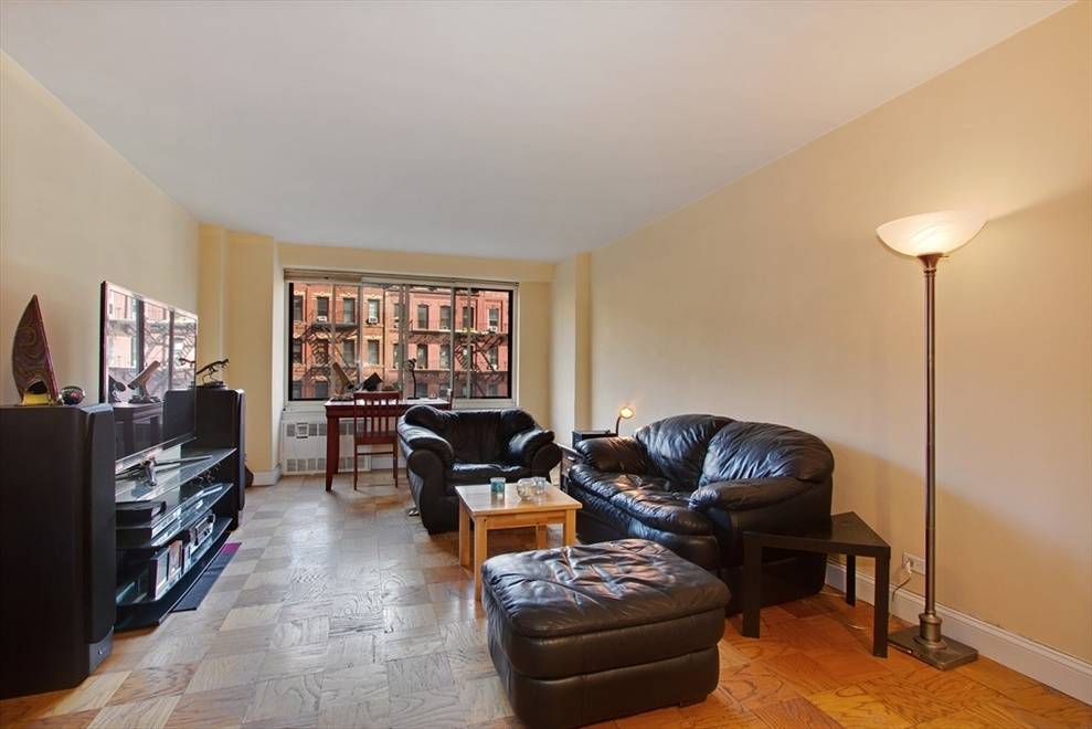 Fantastic and RARELY Available -- CENTRAL PARK WEST Large 1 Bedroom (Convertible 2 Bedroom) Apt. in Full Service Building for Rent