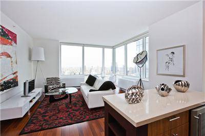High Floor Two Bedroom * Hudson River Views * Modern Kitchen & W/D *Rooftop Deck, Pool, Shuttle ** Amazing Price * Midtown