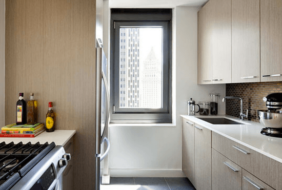 Newly Renovated One Bedroom in Tribeca Luxury High-Rise, Close to the Financial District