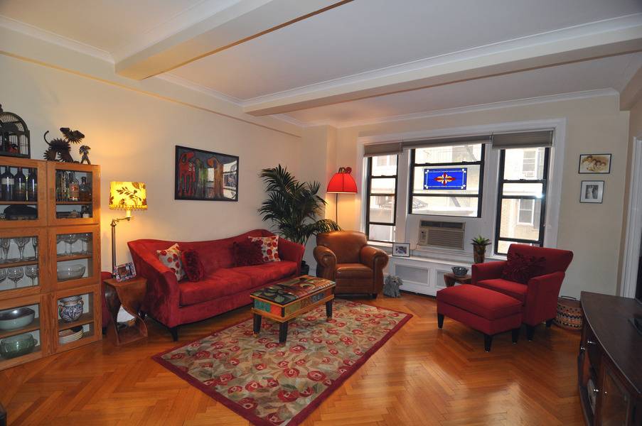 Upper West Side, West End Avenue and 97th Street, 2 Bedrooms and 1 Bathroom Apartment for Sale