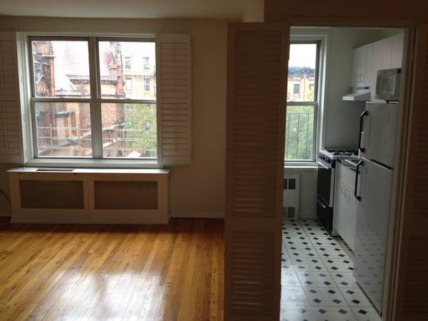 Upper East Side Studio for Sale - Move-in Condition, Fantastic View 