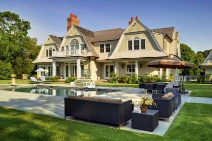 ENJOY THE HAMPTONS IN THIS PICTURESQUE EAST HAMPTON HOME