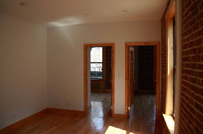 Excellently renovated 3BR ELEVATOR/LAUNDRY BUILDING---on midtown East E50's & 2nd Ave