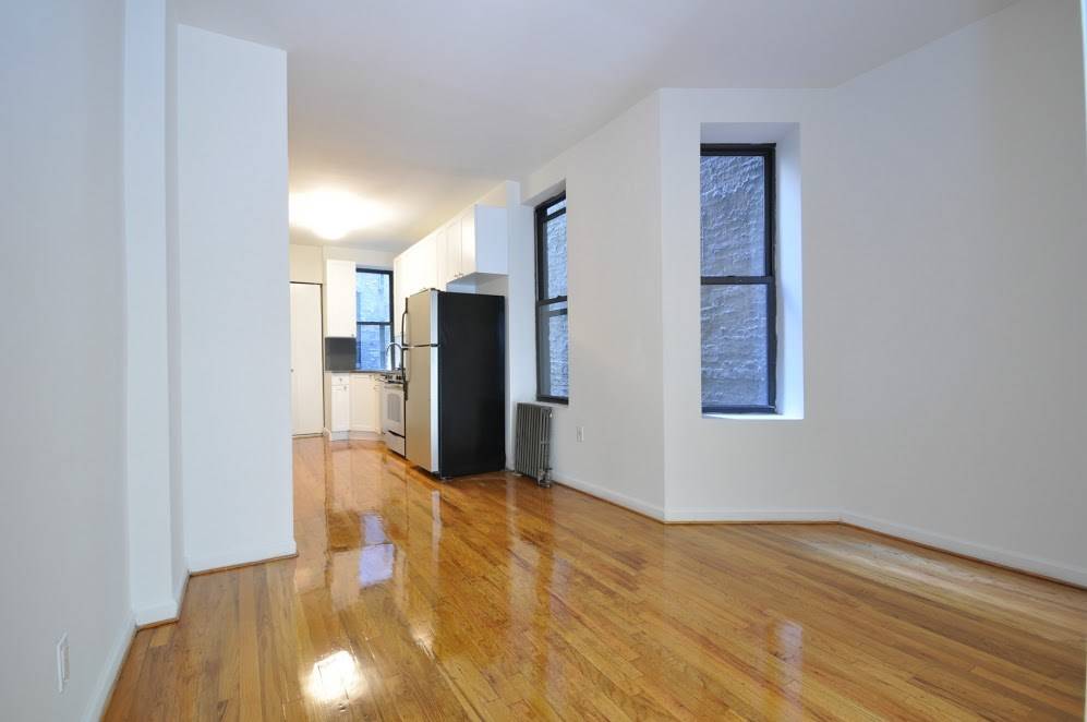 FANTASTIC SHARE***Newly renovated two bedroom apartment---Gourmet kitchen--W45th/8th--AVAILABLE nov