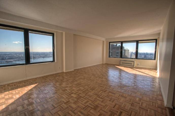 Convertible 4 Bedrooms 2 Bathrooms  in a Full Service Building in Gramercy Park!
