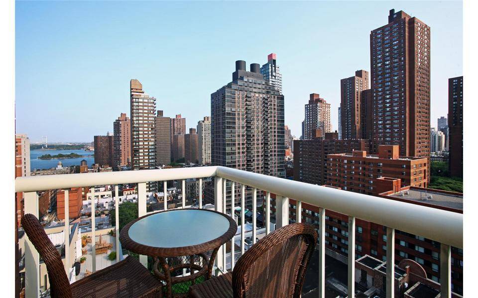 Penthouse Apt comes with two balconies and sheer luxury everywhere