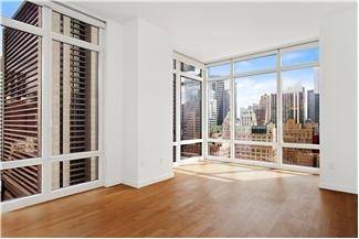  Spacious & bright One Bedroom.1.5 bath. STUNNING VIEWS- Full Service Luxury Condo. Midtown West