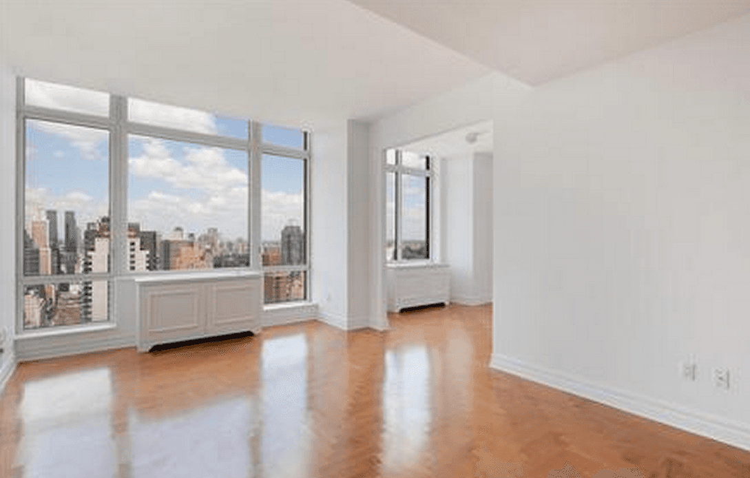 Upper East Side – Charming Full Service Building – Alcove Studio – Spacious living with prime accommodations 
