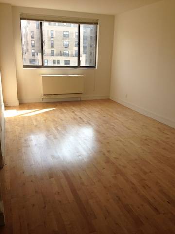 One Bedroom (Convertible 2) ** Lots Of Storage ** West 96th Street ** Upper West Side ** Doorman, Gym, Roofdeck & Laundry