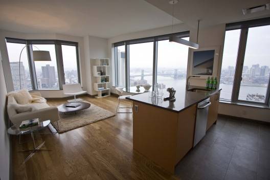 Fantastic Studio In New York By Gehry! Amazing Views!