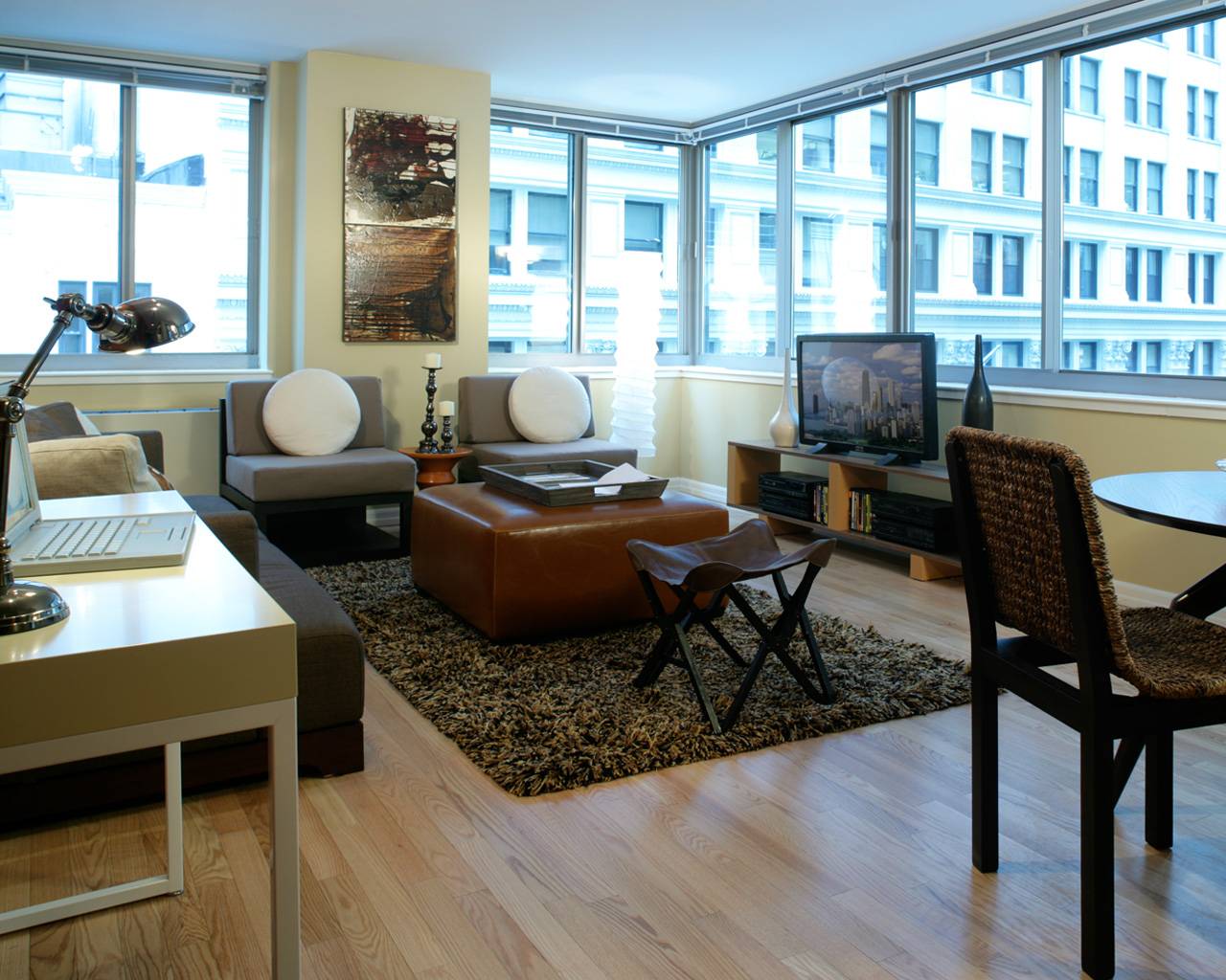 FINANCIAL DISTRICT LUXURY RENTAL BUILDING - BEAUTIFUL ENORMOUS SPACED THREE BEDROOMS TWO BATHROOMS APARTMENT 
