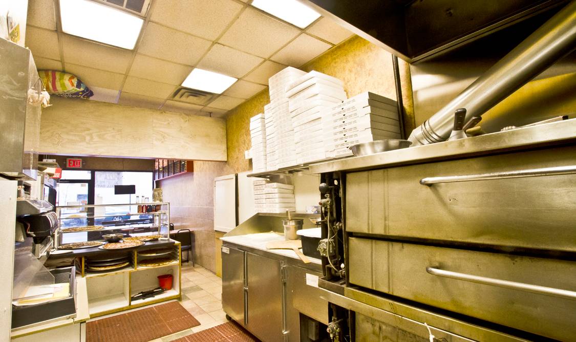 Prime East Williamsburg Pizzeria / Lots of Foot Traffic / Low Rent / Same Block As Subway Station!