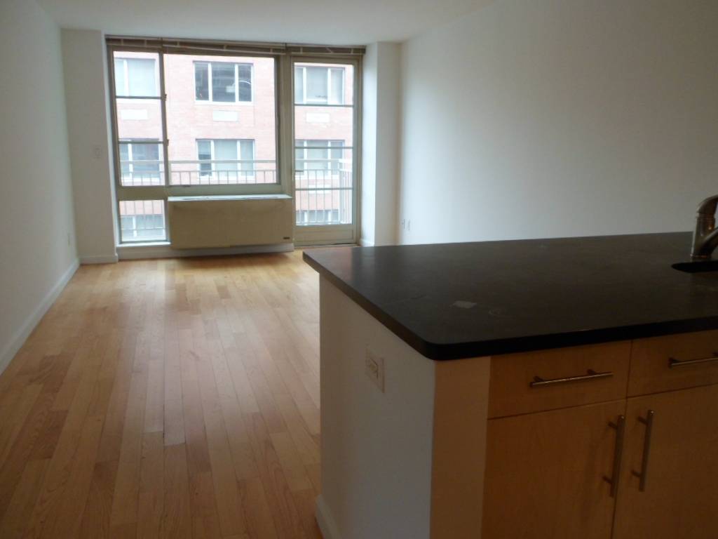 LARGE SOUTH FACING 1 BED WITH ADDITIONAL HOME OFFICE IN A HIGH END CHELSEA BUILDING