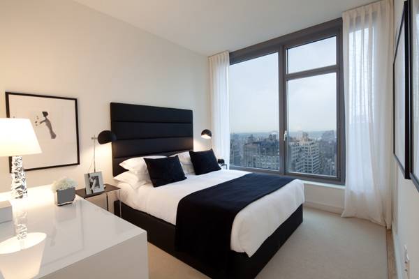 High Floor One Bedroom w/ a  Wall of Windows w/ Stunning Views * 24Hour DM, Gym, Valet, Lounge 