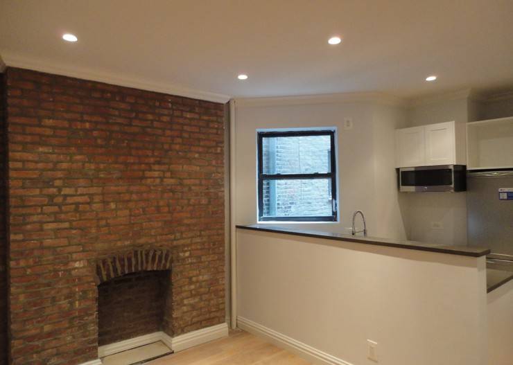 CHARMING 2 BR with Fire Place, Washer/Dryer, Original Brick Walls and Much more for Only $3050 on Upper East Side! Won't Last long. 