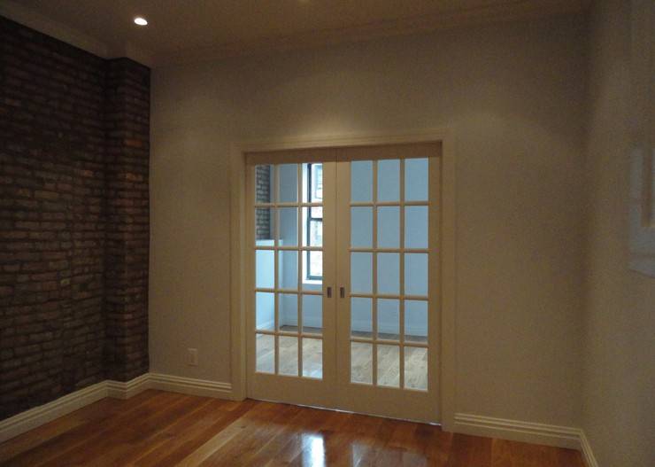 Very Cute 2 BR in the Upper East Side on a beautiful tree-lined street! Perfect for Share. 