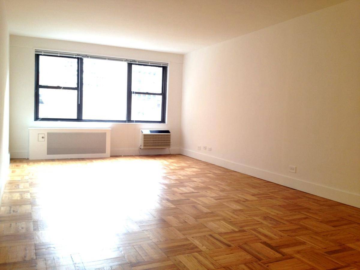 WOW ACT FAST NO FEE NO FEE LUX BUILDING IN MIDTOWN EAST/ KIPS BAY DISTRICT 