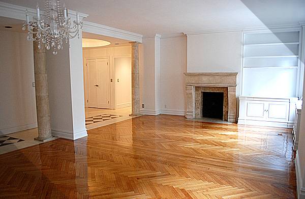 4 Bedrooms, 3 Bathrooms Ultimate Luxury Living on the Upper West Side Beautifully Renovated with original moldings. Close to Riverside Park.