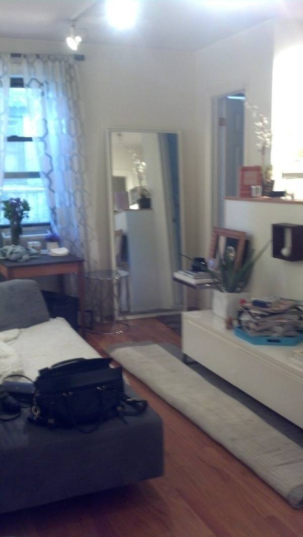 HUGE 2 BDR, BARROW ST. STEPS FROM SUBWAY ON TRANQUIL TREE LINED STREET.STEPS FROM N.Y.U..W4..WASHINGTON SQ PARK