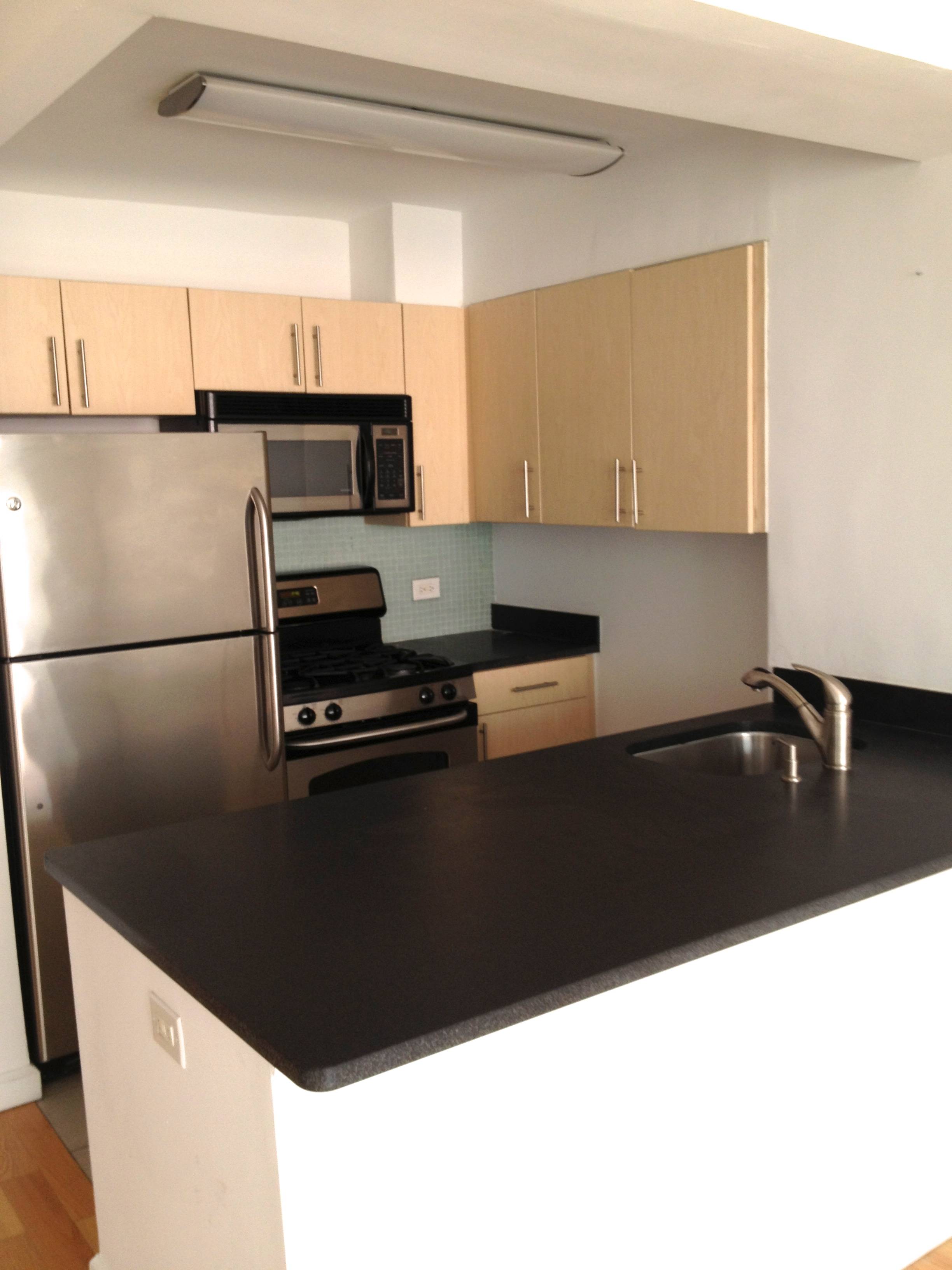 $6500 - 2 bed/  Best Location ! Chelsea meets Flatiron. Doorman, rooftop, Gym . Laundry in the Apartment. Will not last !! Private balcony. High Floor! 