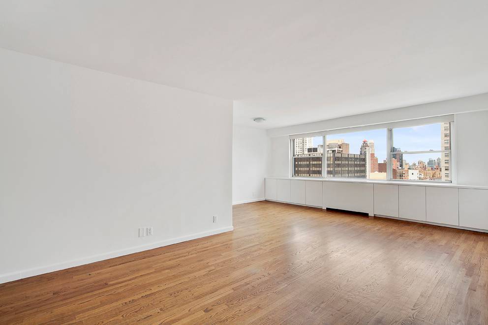 Spectacular high floor 2 BR, 2 bath with breathtaking views in Midtown