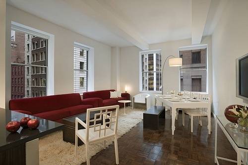 STUNNING 2 bd w/ open living space * Great light * Ready now! **Wall street/William**Stock Exchange**