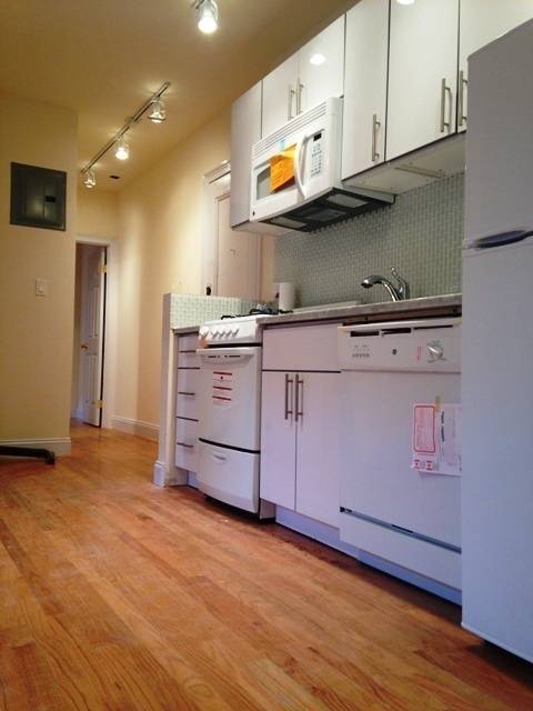 SPACIOUS 3BDR APT IN GREAT EAST VILLAGE--CLOSE TO ASTOR PLACE,NYU, NEW SCHOOL, WASHINGTON SQUARE PARK!