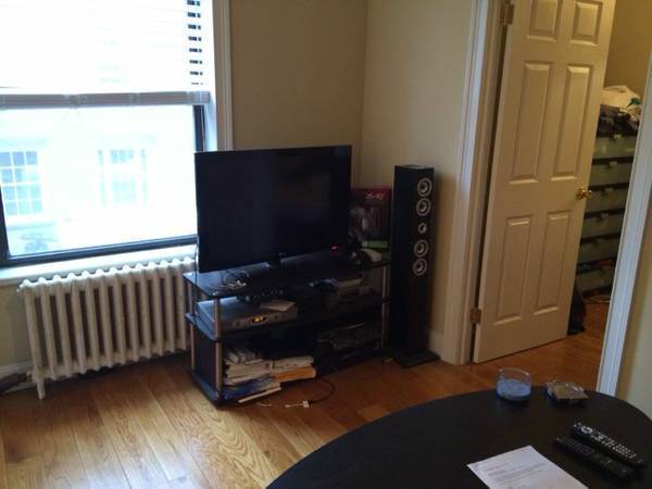 2 Bed apt ~~IDEAL FOR ROOMMATES/COMMERCE st TREE LINE STREET ON THE WEST VILLAGE,