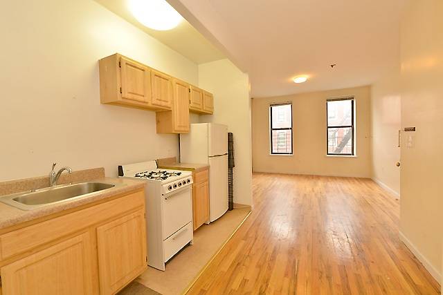 Hamilton Heights Renovated Studio HDFC Co-Op for Sale / Right off Broadway 