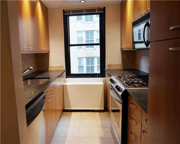 Columbus Circle – One Bedroom (Convertible Two) for rent