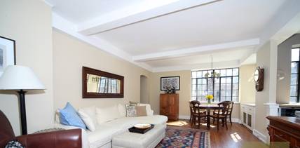 Charming 2Bedroom in Murray Hill!
