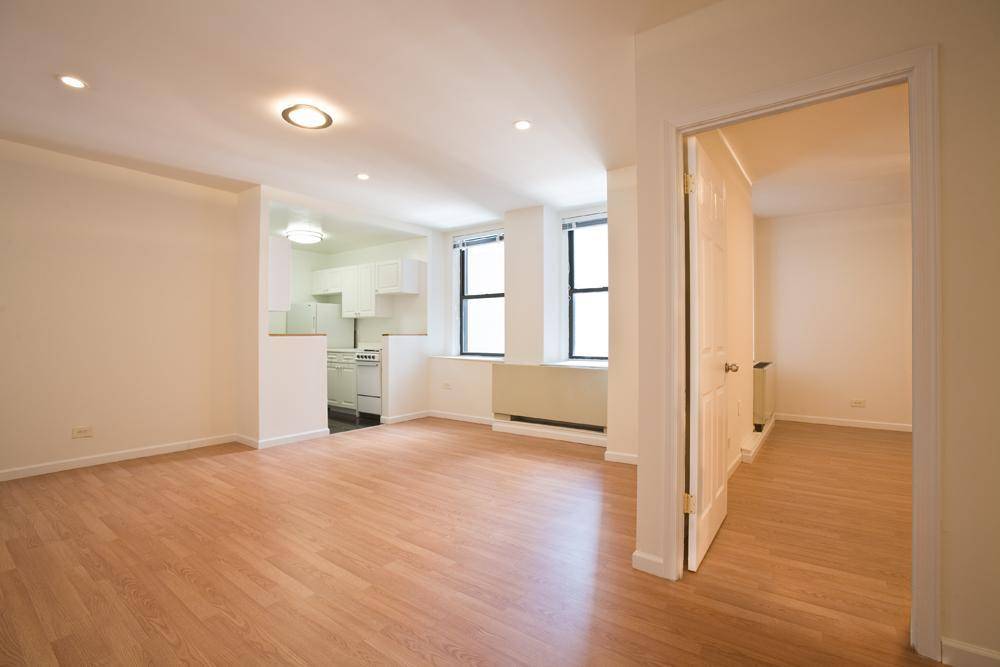 NO FEE - Spectacular Home  near Lincoln Tunnel, West 30 Heliport, Jacob Javits Center and Penn Station