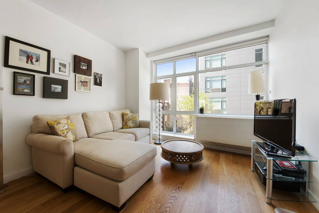JUST LISTED: Perfect 1.5 Bed / 2 Bath Home in Heart of Downtown Brooklyn