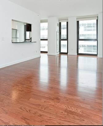STUNNING 2 BED IN A SOUGHT AFTER BUILDING IN TRIBECA