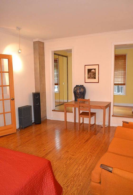 ! Large 3 Bedroom Apartment . Minutes to Midtown Manhattan -  Furnished  / Unfurnished - Short / Long Term