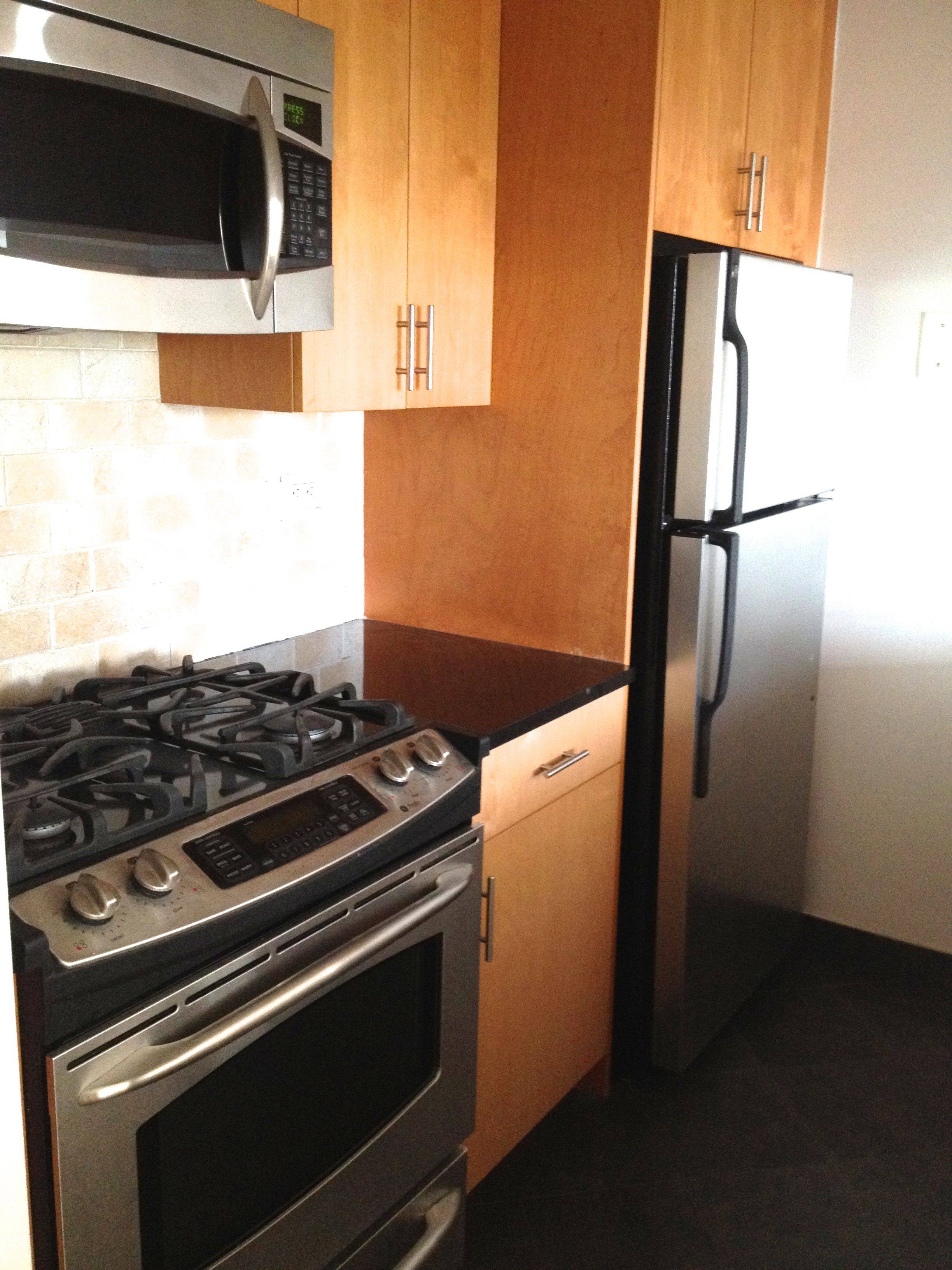 Upper East Side * 72nd Street *  High Floor. Washer/ Dryer in unit * Spacious Layout. Tons of Closets . Doorman Building with  free gym and Rooftop. Close to Subway. 