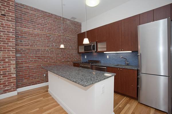 Terrific studio apartment in newly constructed building in NoHo. Live in the lap of luxury. Steps to Tisch NYU and Parsons. Trendiest neighborhood!