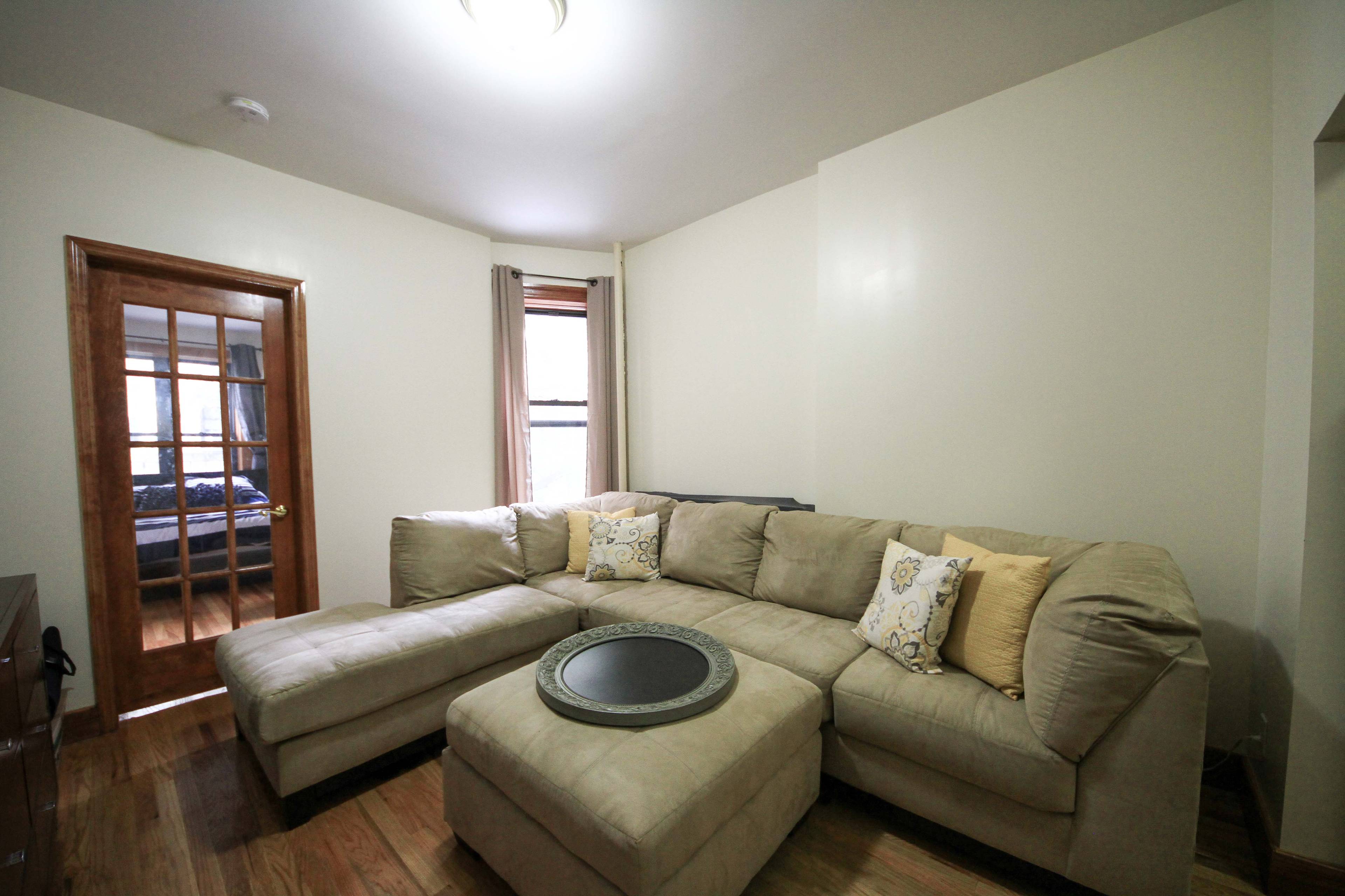 Bright and Sunny UES 1 bedroom!