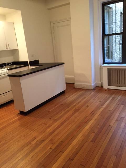 Crisp and Clean One Bedroom on East 46th St.