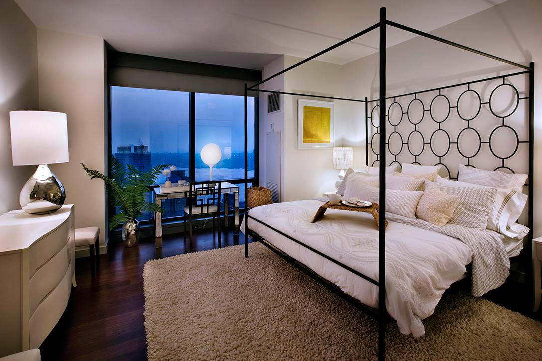 Luxury One Bedroom * Great Light * Top-of-the-line Amenities * Open Gourmet Kitchen * Prime UWS LOCATION --UWS
