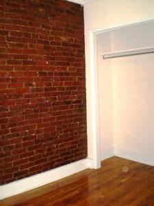 PRICE DROP! AMAZING 1BR ON 23RD ST AND 3RD AV! EXPOSED BRICK WALLS! WASHER/DRYER EQUIPPED! DON'T MISS IT!