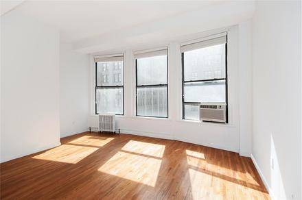 Flatiron Spacious King Sized 1BR Sun-Drenched with 10FT Ceilings