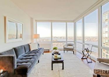 Supremly located This most perfect  apartment is Located in the heart of the Financial District.